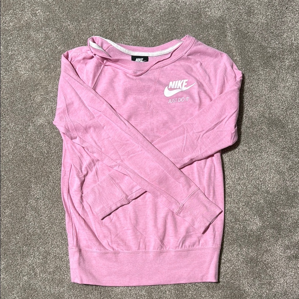 Nike women’s long sleeve shirt